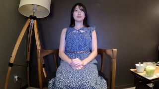 泥娃娃丝袜炮机老婆自己在家玩炮机，穿着制服呻吟，太有感觉了！